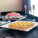 Al Jawhara Hotel Apartments 